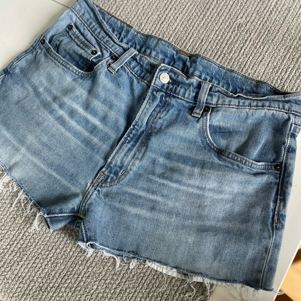 Frye Distressed Cut Off Jean Shorts Sz 34 Men’s Fit Size 8 - Picture 6 of 14